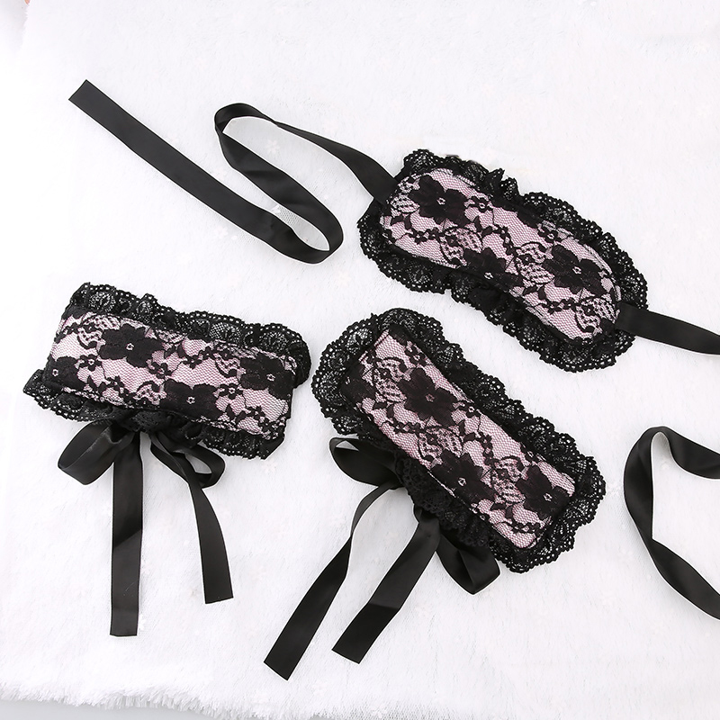 Lace Blindfold & Wristbands Bondage Set